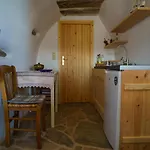 Apartment Mitatos 